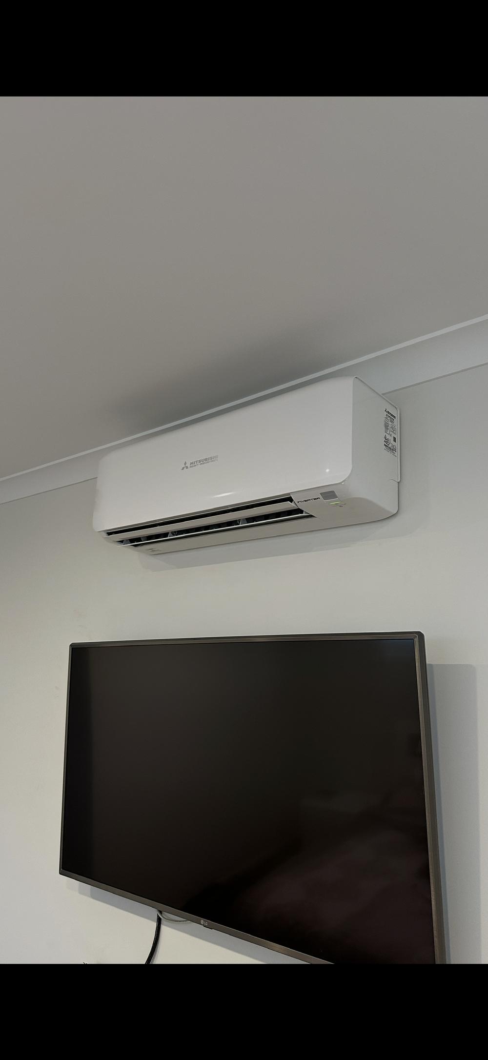 Split system air conditioning install